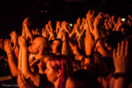 Konzertfotos von While She Sleeps in Zürich 2018