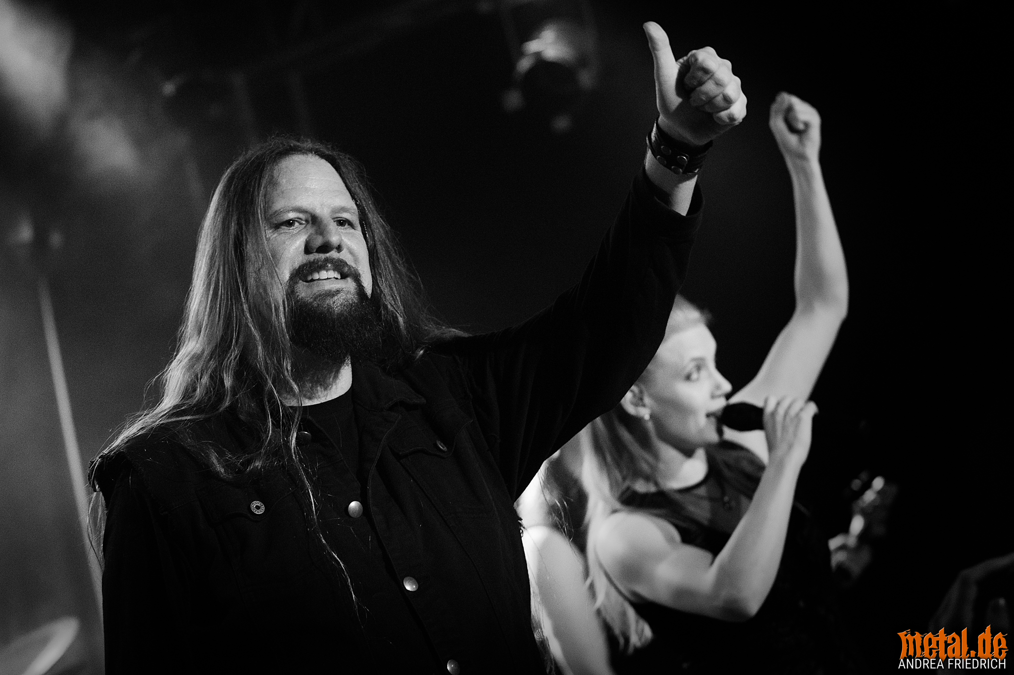 Konzertfoto von Leaves' Eyes - Tour Of The Dragonhead