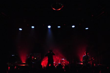 Deafheaven bei ihrem Auftritt im Bwatpol Dresden 2018.