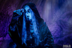 Konzertfotos von Dimmu Borgir auf der European Apocalypse Tour 2018.
