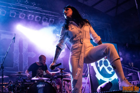 Konzertbilder von Jinjer auf Amorphis und Soilwork Europea Co-Headlinetour 2019 in Stuttgart