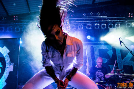 Konzertbilder von Jinjer auf Amorphis und Soilwork Europea Co-Headlinetour 2019 in Stuttgart