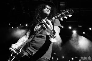 Konzertfoto von Slash feat. Myles Kennedy and the Conspirators - Living The Dream Tour 2019