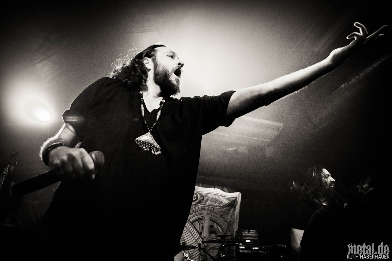 Fotos von Orphaned Land auf der We Do Not Resist Tour 2019 in Ludwigsburg.