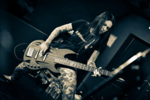 Konzertfotos von Nervosa auf der Downfall Of Mankind Tour 2019 im Mergener Hof Trier