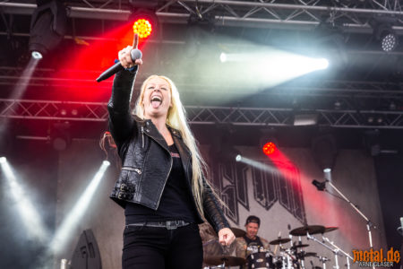 Konzertfoto von Izegrim - Summer Breeze Open Air 2019