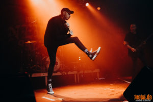 Konzertfoto von Our Hollow, Our Home - Never Say Die! Tour 2019