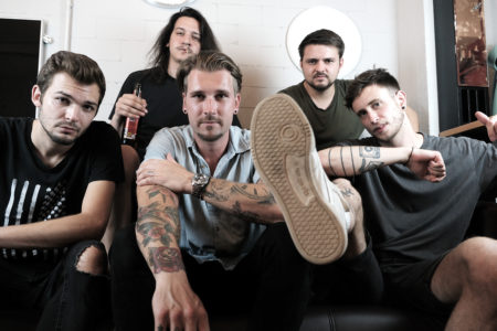 Bandfoto von FAMOUS YOU (2020)