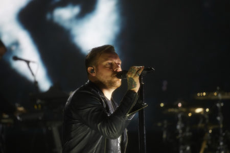 Sam Carter von den ARCHITECTS beim Live-Stream aus der Royal Albert Hall