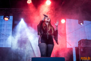 Konzertfoto von Thundermother - Heat Wave Tour 2021