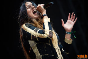 Konzertfoto von Thundermother - Rockharz Open Air 2022