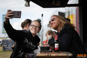 Foto der Dark Tranquillity Autogrammstunde - Rockharz Open Air 2022