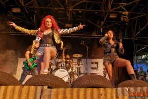 Konzertfoto von Butcher Babies - Wacken Open Air 2022