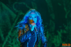Konzertfoto von Arch Enemy auf dem Reload Festival 2022