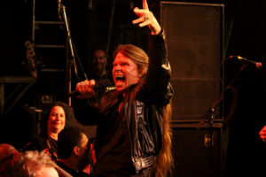 Konzertfoto von H.E.A.T. - Indoor Summer Festival 2022