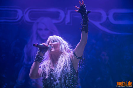 Konzertfoto von Doro auf dem Knock Out Festival 2022 in Karlsruhe