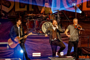 Konzertfoto von Versengold - Lautes Gedenken Tour 2024 in Frankfurt