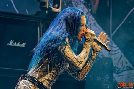 Konzertfoto von Arch Enemy - Rising From The North Tour 2024