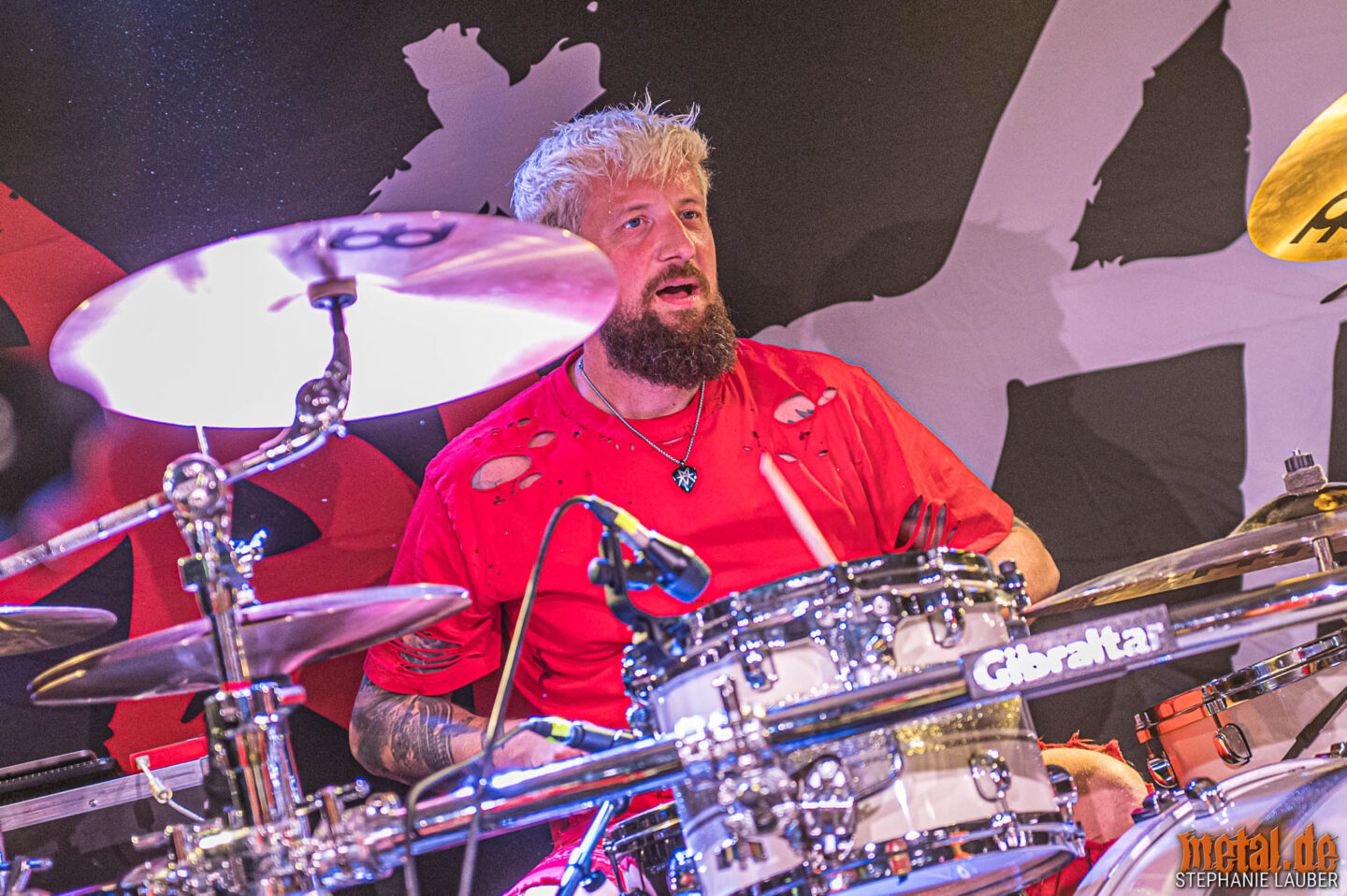 April Art im Interview • metal.de