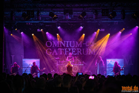 Konzertfoto von Omnium Gatherum - Beyond the Shadows of the Dying Sun”-10th Anniversary European Tour in Stuttgart