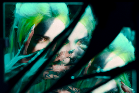 Mimi Barks - Crawling (Credit: Thilo Swora)