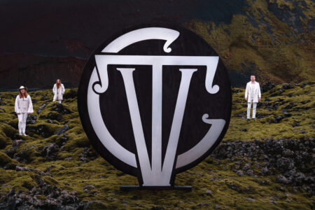 Cover Artwork von THE VINTAGE CARAVAN - "Portals"