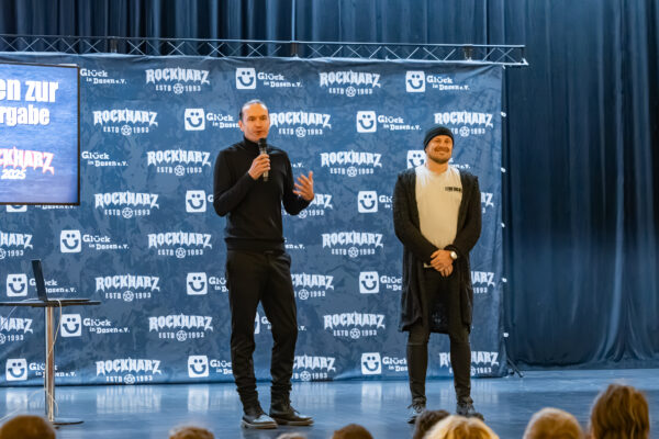 Glück in Dosen Spendenübergabe 2025 mit Marcus Bischoff und Alexander Dietz, Foto: Marko Heinroth
