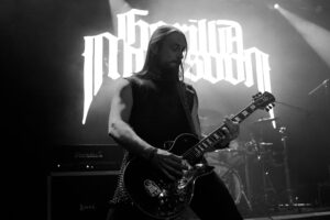 Konzertfotos von Gorilla Monsoon bei der Show in der CD-Kaserne Celle