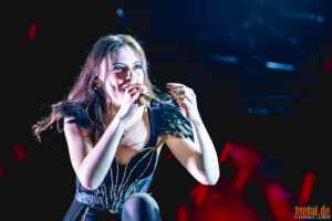 Kontertfoto von Beyond The Black - Rising High 2026 in Stuttgart