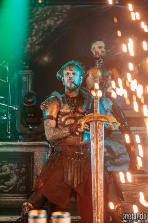 Konzertfoto von Feuerschwanz - Knightclub Tour 2026