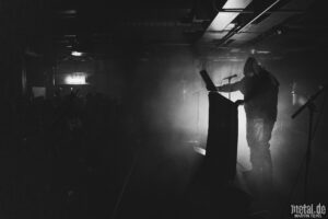 Konzertfoto von Mortuary Drape - Beyond The Gates 2026